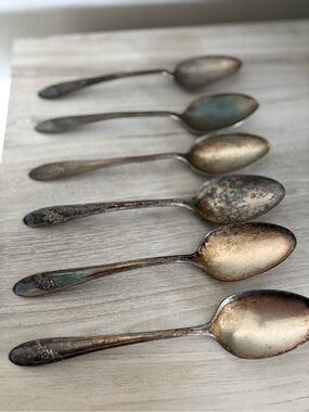 Oneida Community Tudor Plate 6 Antique Spoons Bridal Wreath Pattern Silverplated